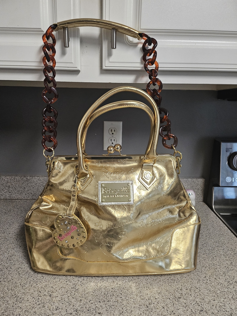 Rare Vintage Y2K Betseyville by Betsey Johnson Metallic Gold Kiss-Lock Bag ✨ - Picture 2 of 16